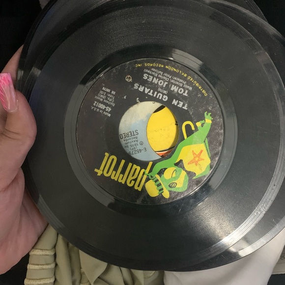 A couple of records - Picture 4 of 5